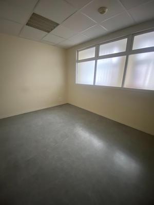 Bureau - 217 m² - 7 pièces