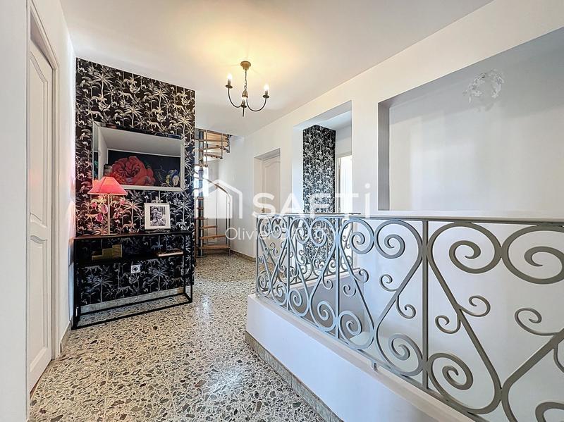 Villa - 278 m² - 8 pièces