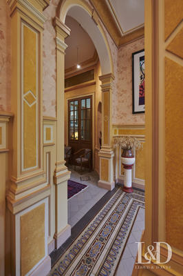 Maison - 460 m² - 10 pièces