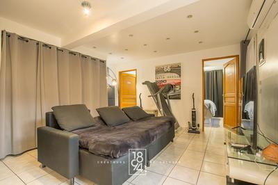 Appartement - 81 m² - 4 pièces