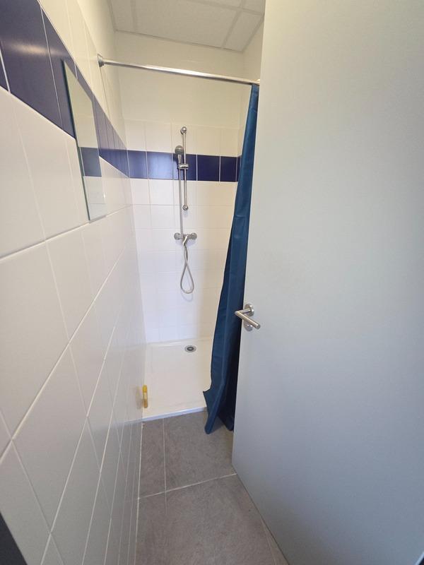 Local d'activité / Entrepôt - 91 m² - 7 pièces