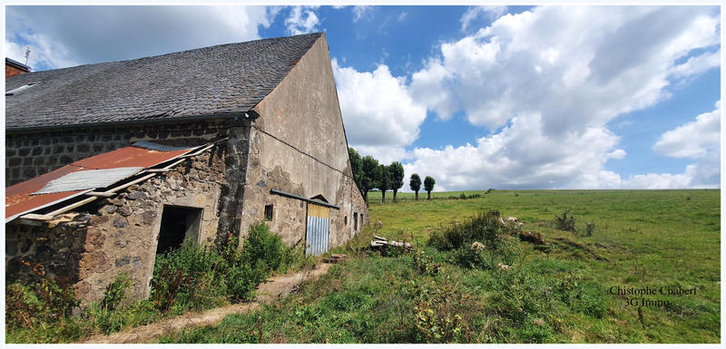 Grange - 180 m² - 2 pièces