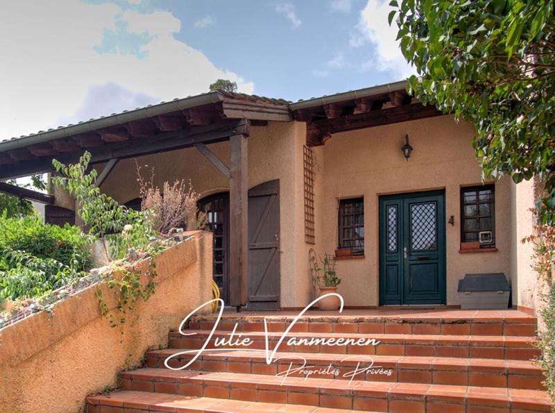 Maison - 248 m² - 7 pièces