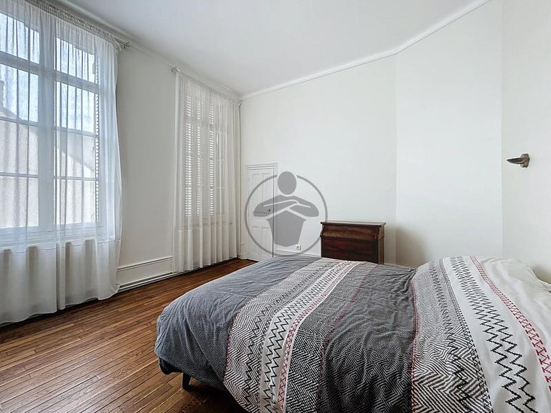 Maison - 199 m² - 6 pièces