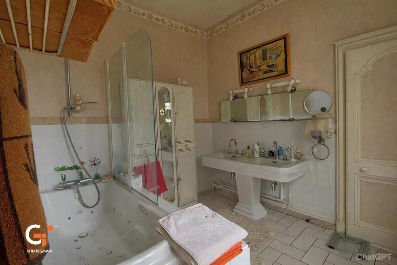 Maison - 242 m² - 9 pièces