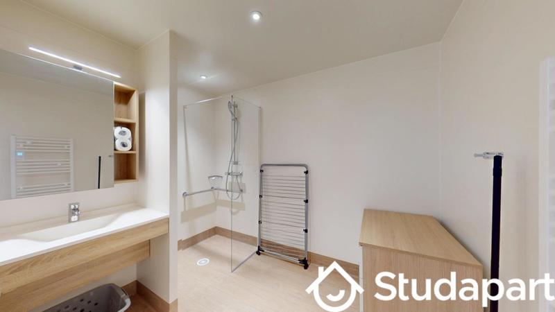 Chambre - 60 m² - 1 pièce