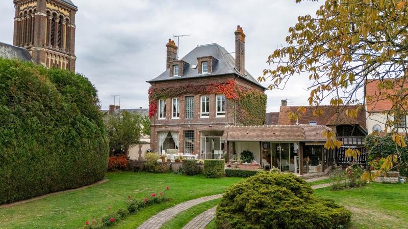 Maison de maîtres - 260 m² - 8 pièces