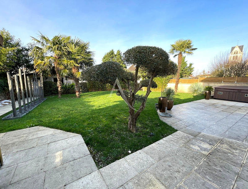 Maison - 190 m² - 8 pièces