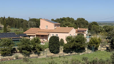 Maison - 208 m² - 6 pièces