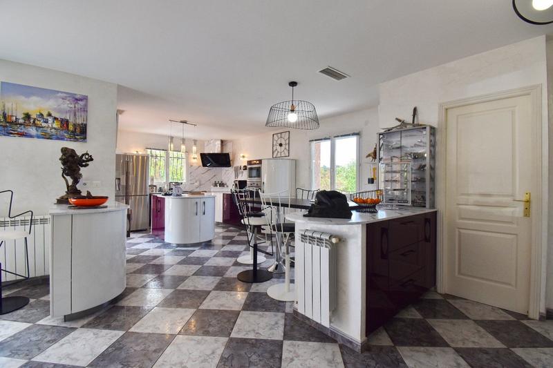 Villa - 284 m² - 6 pièces