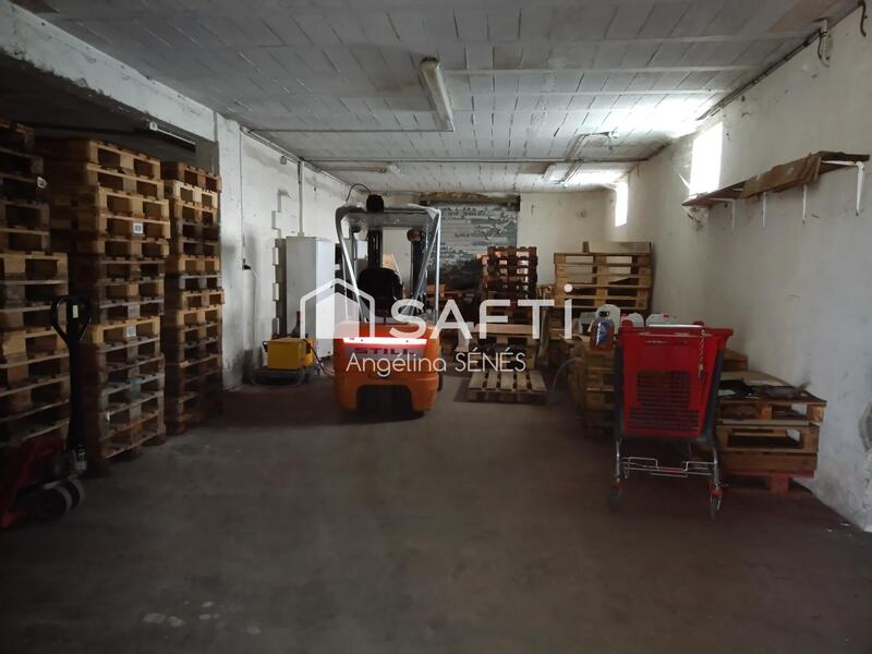 Local commercial - 1 500 m² - 15 pièces