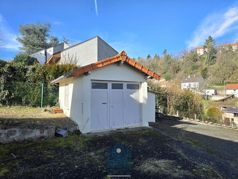 Maison - 99 m² - 5 pièces