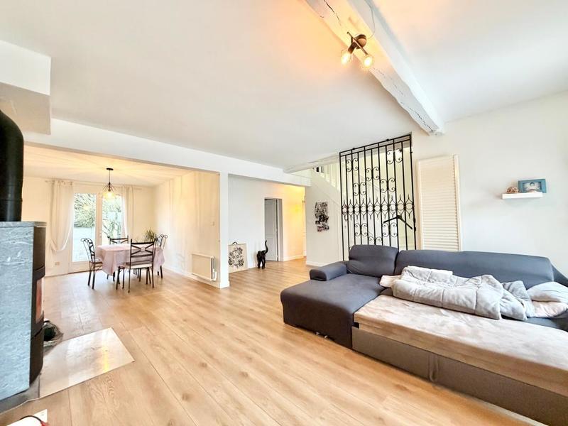 Maison - 210 m² - 7 pièces