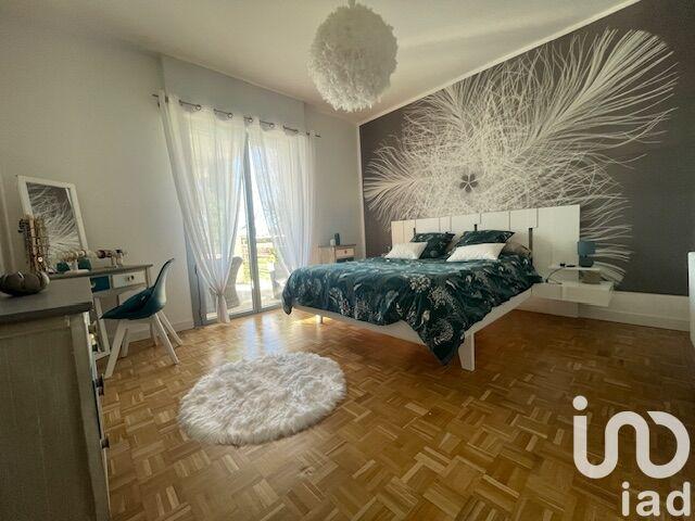 Maison - 290 m² - 9 pièces