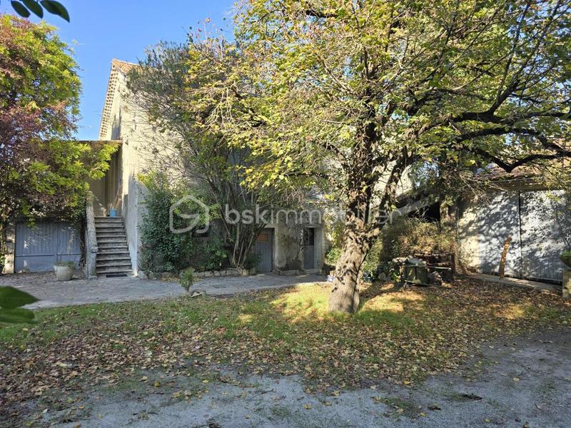 Propriété - 174 m² - 9 pièces