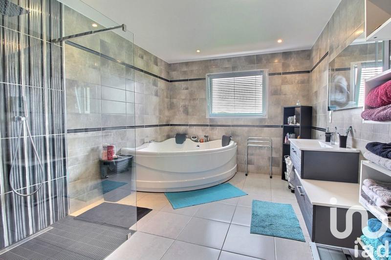 Maison de maîtres - 176 m² - 8 pièces