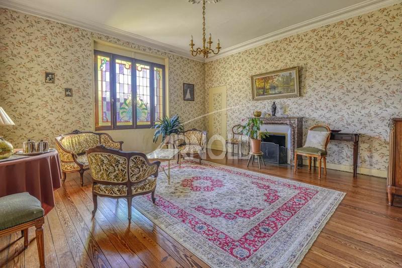 Maison - 286 m² - 13 pièces