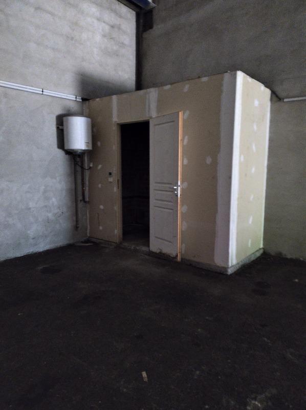 Entrepôt - 90 m² - 1 pièce