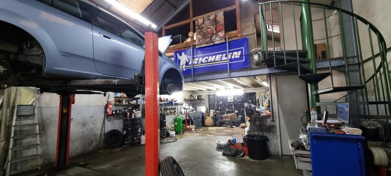 Fonds de commerce - Local commercial - 120 m²