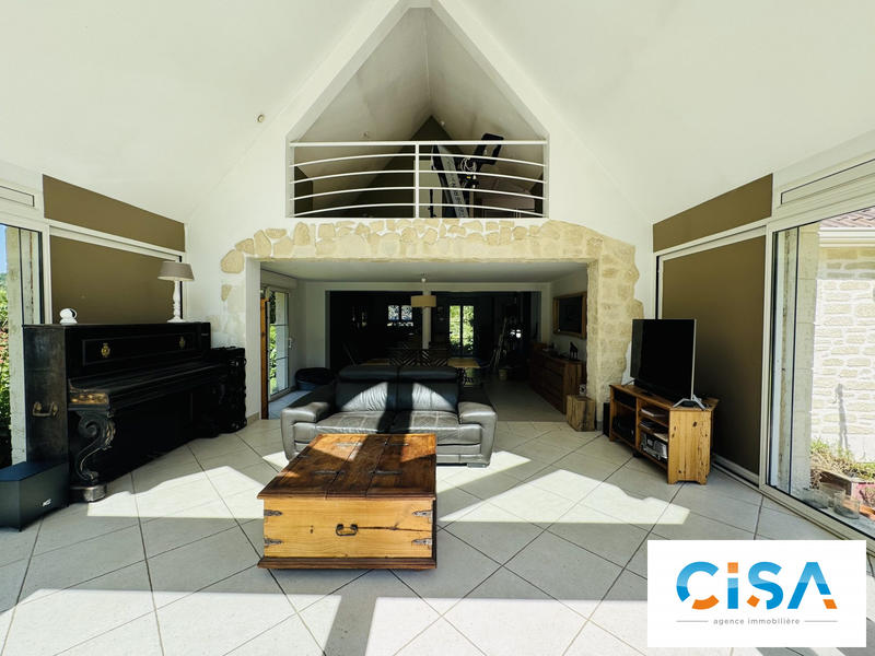 Maison - 180 m² - 8 pièces