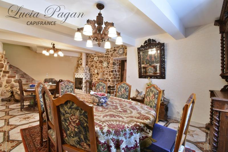 Maison de village - 210 m² - 9 pièces