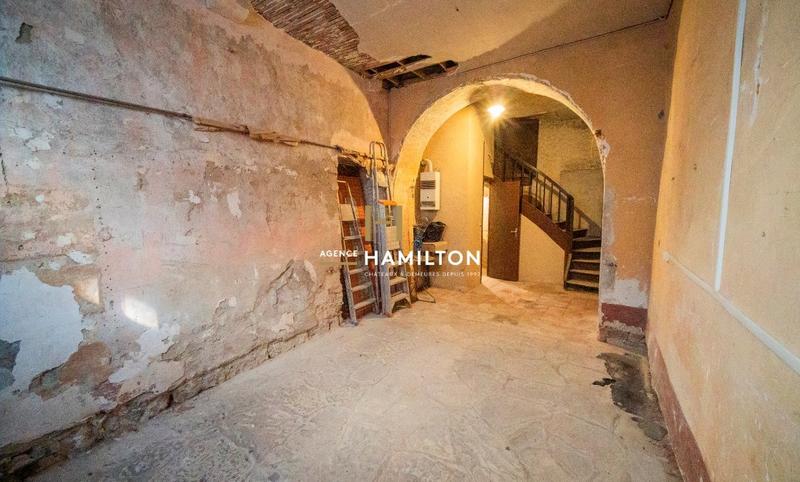 Propriété - 325 m² - 8 pièces