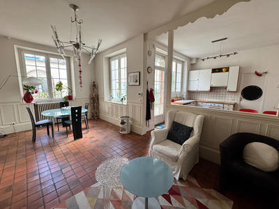 Maison - 184 m² - 8 pièces