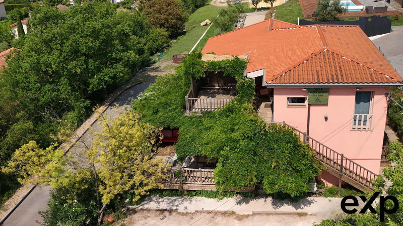 Villa - 167 m² - 9 pièces