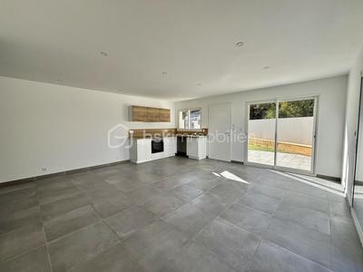 Villa - 80 m² - 4 pièces