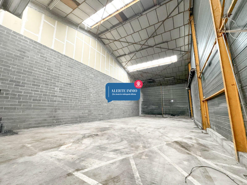Entrepôt - 219 m²