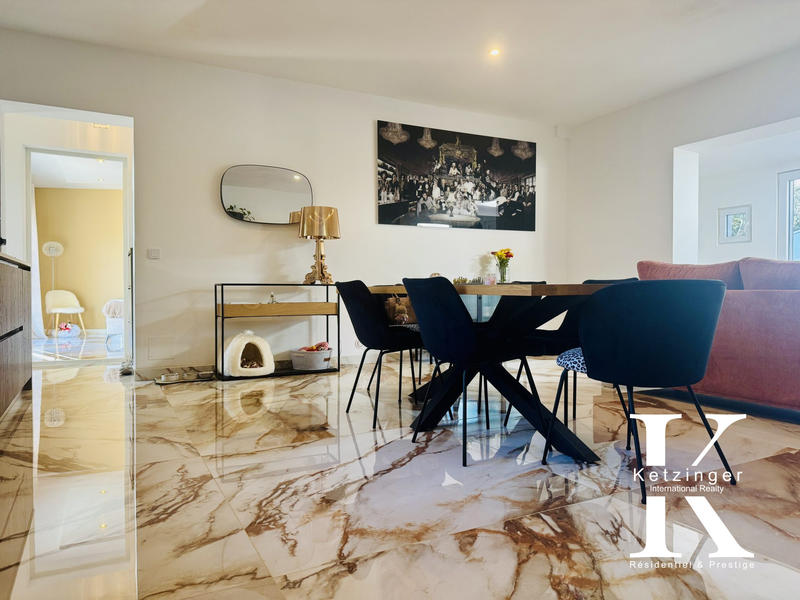 Maison - 249 m² - 8 pièces