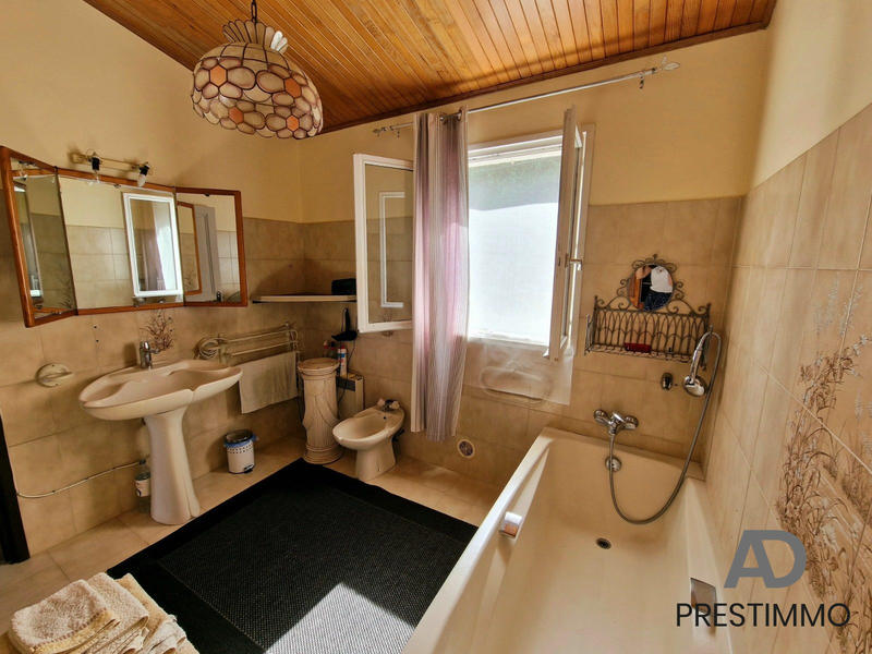 Maison - 185 m² - 7 pièces