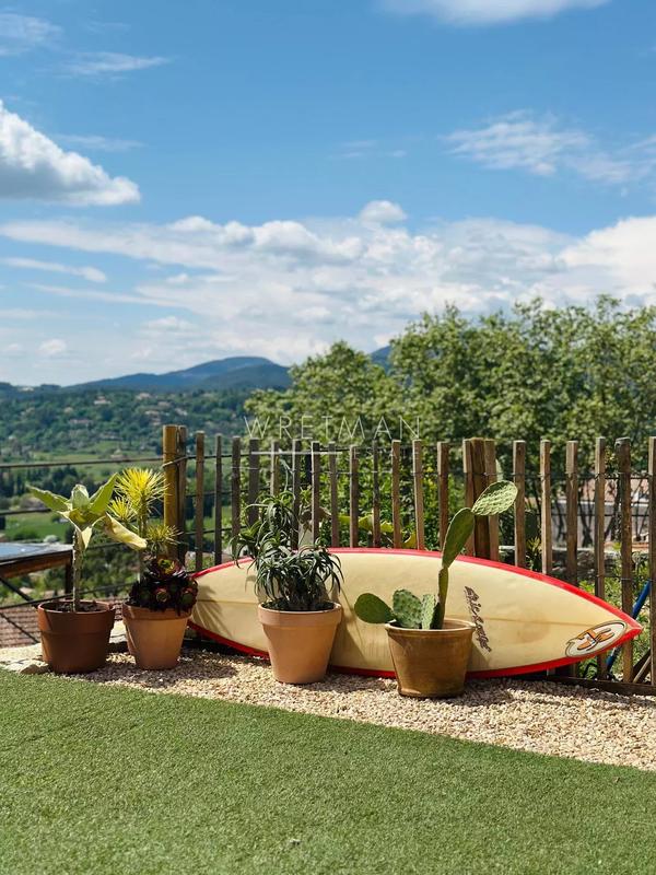 Maison - 240 m² - 8 pièces