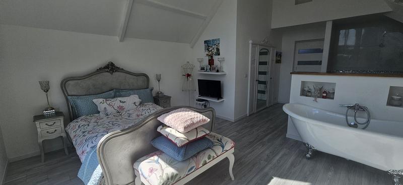 Maison - 220 m² - 5 pièces