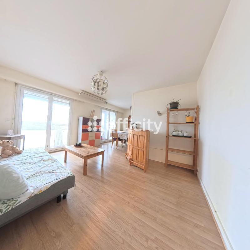 Appartement - 80 m² - 4 pièces