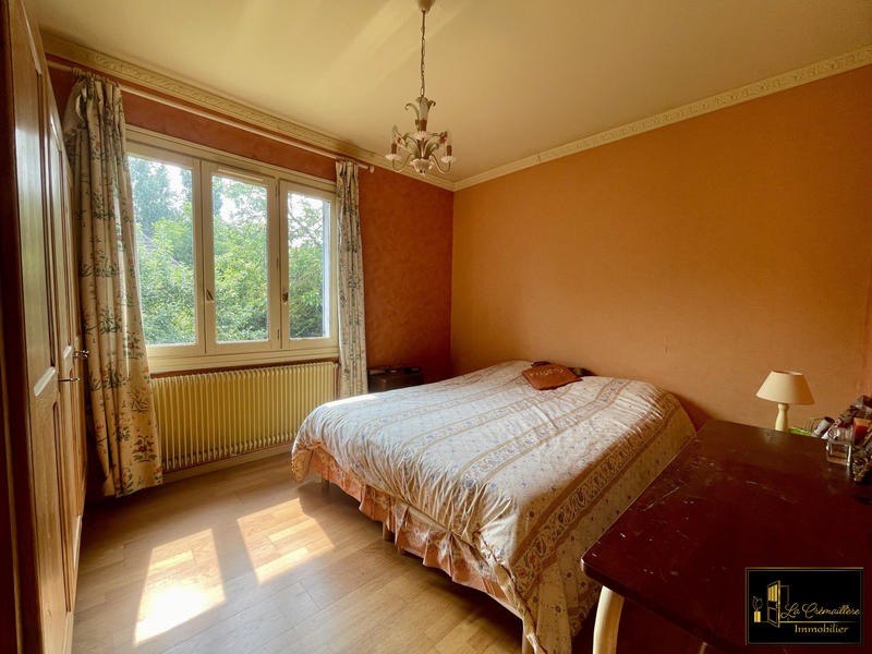 Maison - 236 m² - 9 pièces