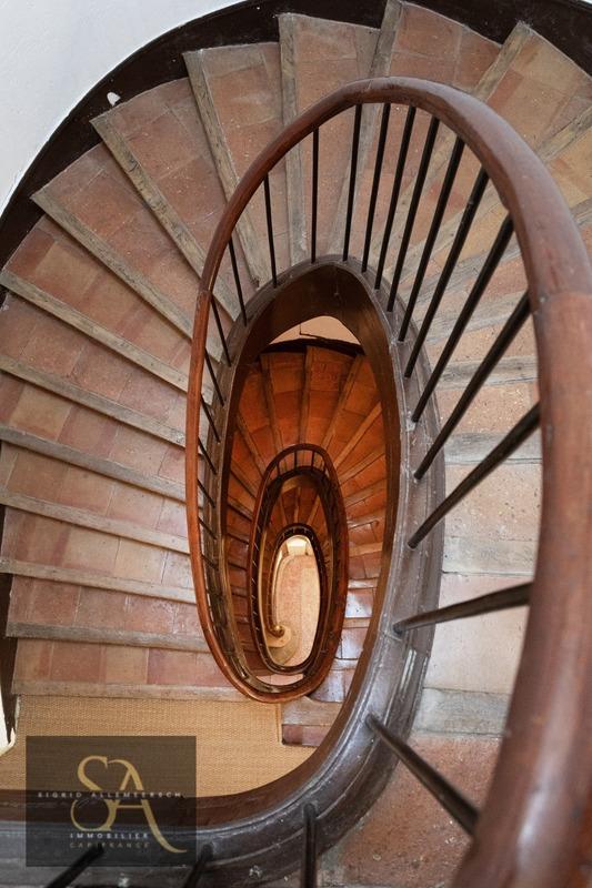 Maison - 460 m² - 13 pièces