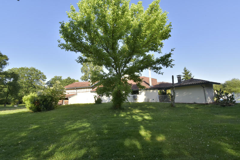 Maison - 210 m² - 7 pièces