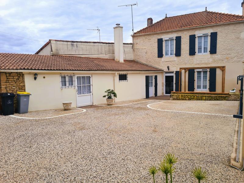 Maison - 211 m² - 8 pièces