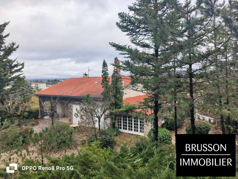 Villa - 256 m² - 6 pièces