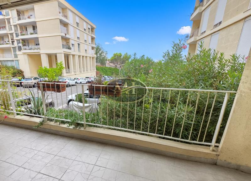 Appartement - 99 m² - 6 pièces