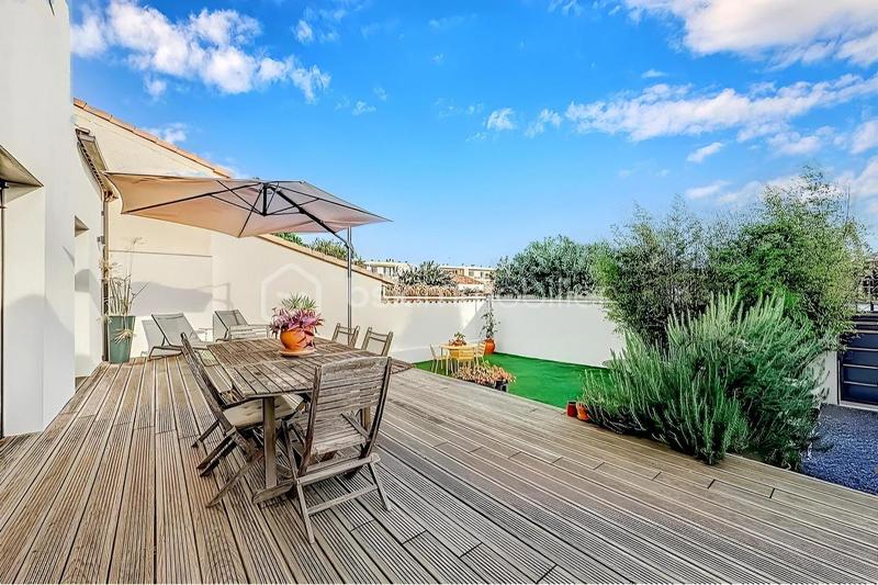 Villa - 100 m² - 5 pièces