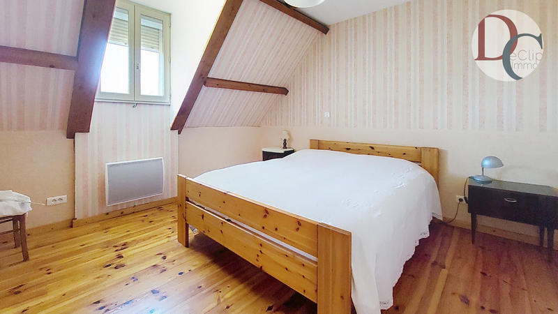 Maison - 250 m² - 8 pièces