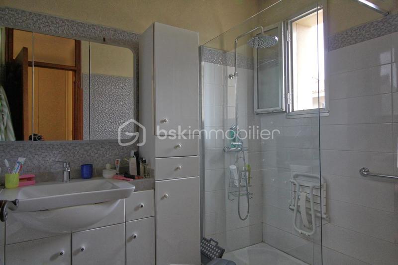 Villa - 222 m² - 9 pièces