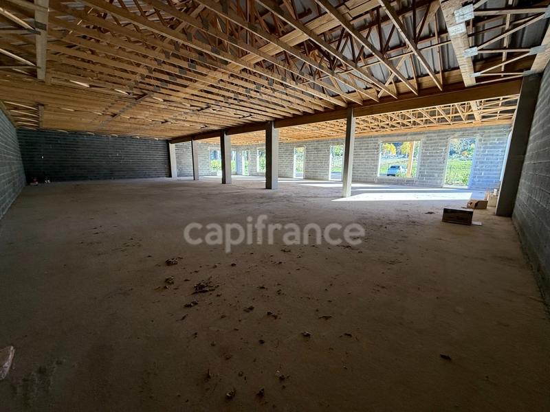 Local commercial - 430 m² - 1 pièce