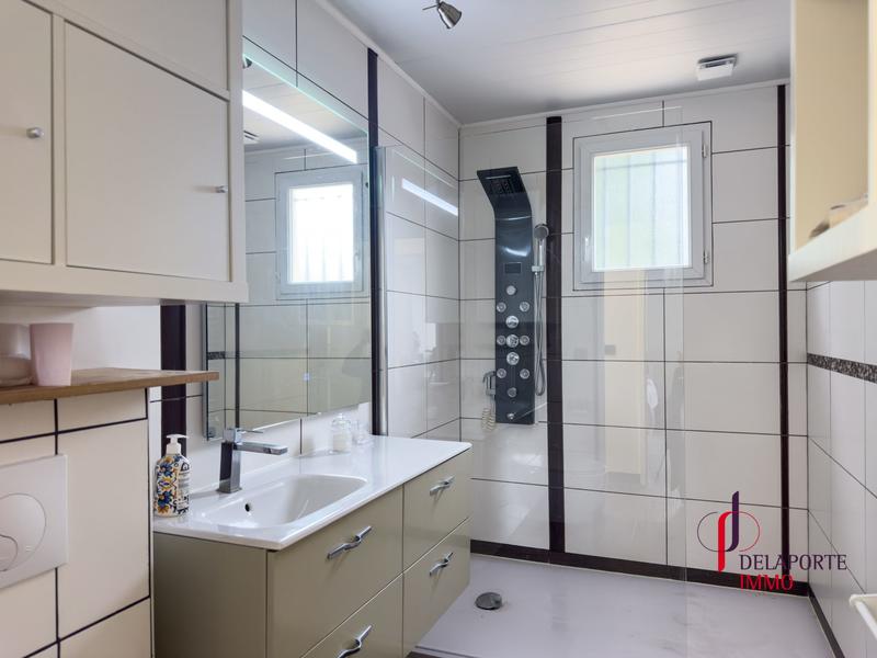 Maison - 121 m² - 5 pièces