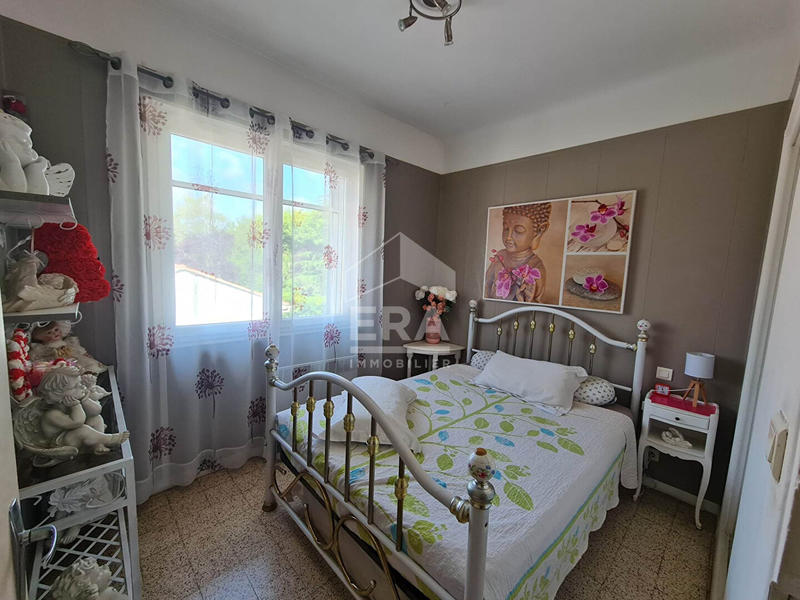 Maison - 300 m² - 20 pièces