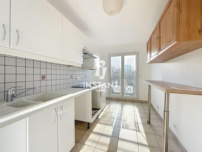 Appartement - 93 m² - 4 pièces