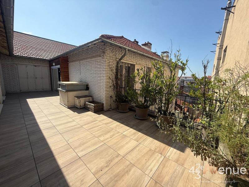 Appartement - 166 m² - 6 pièces