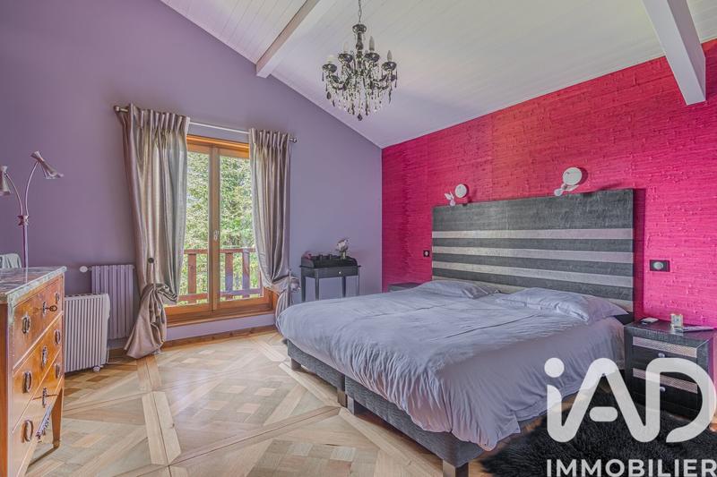 Maison - 245 m² - 9 pièces